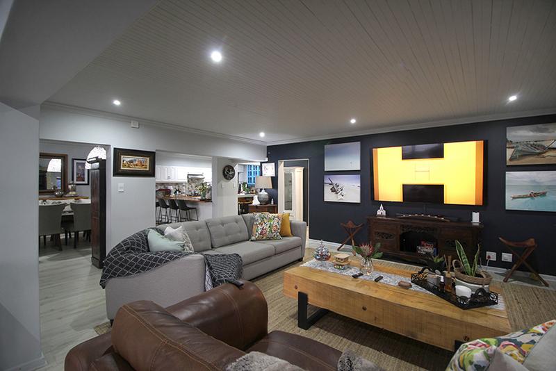 6 Bedroom Property for Sale in Reebok Western Cape